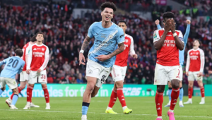 Manchester City reacciona y pone a temblar al Arsenal